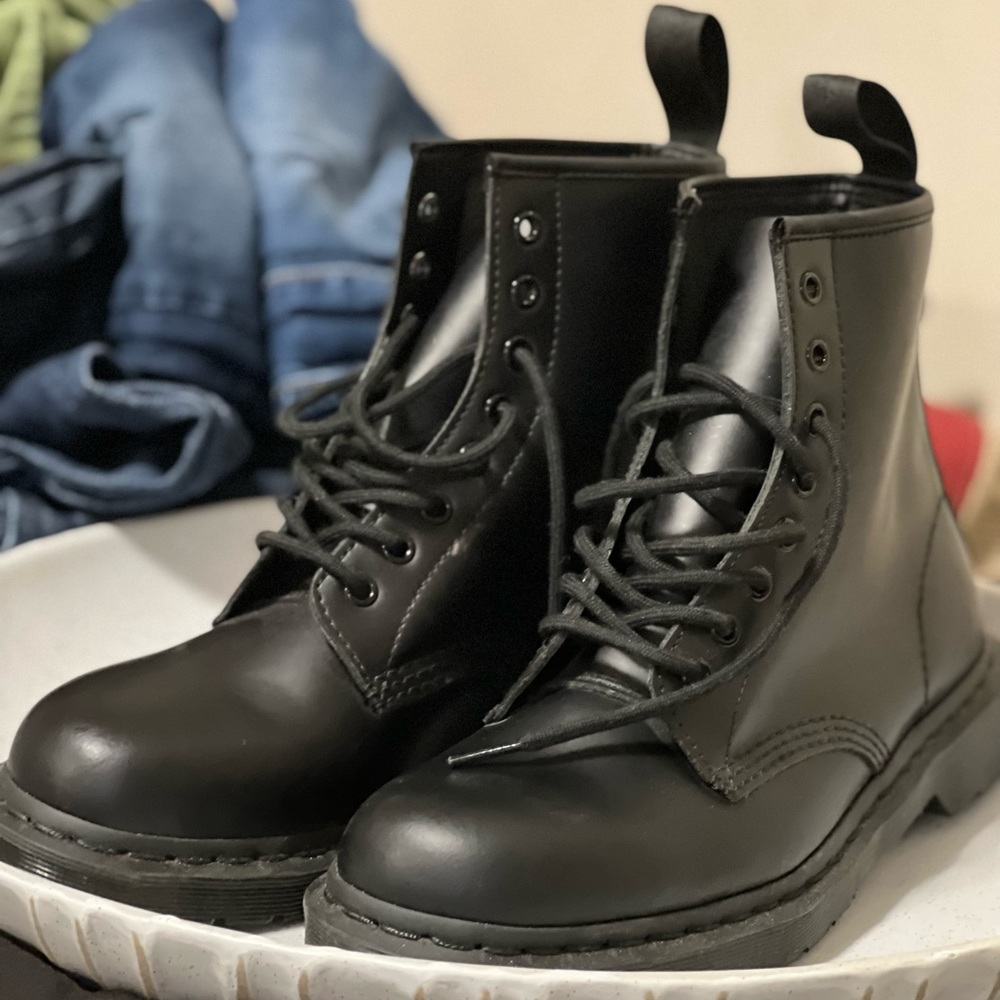 1460 Dr. Marten mono combat boot.